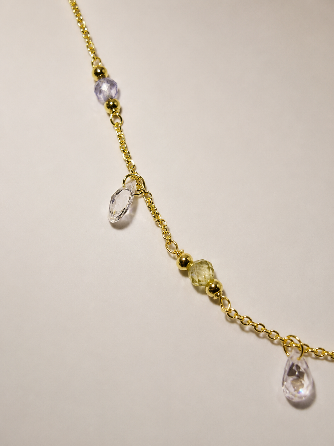 Pastel Taşlı Damla Figürlü Gold Halhal