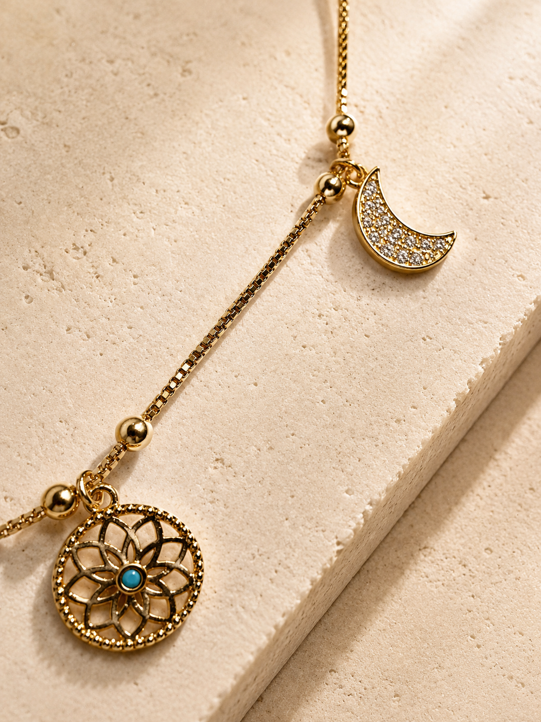 Ay ve Yaşam Çiçeği Figürlü Gold Halhal